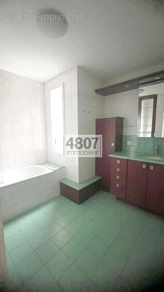 Appartement 69 m² à Annemasse  - photo 2