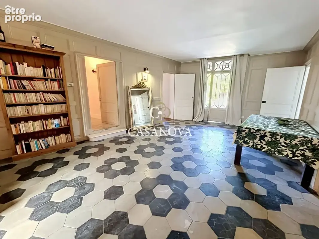 Charme & authenticité ! BATISSE de CARACTERE datant de 1789 proposant 350 m² avec jardin et piscine. Idéale pour un PROJET D'ACC - photo 26