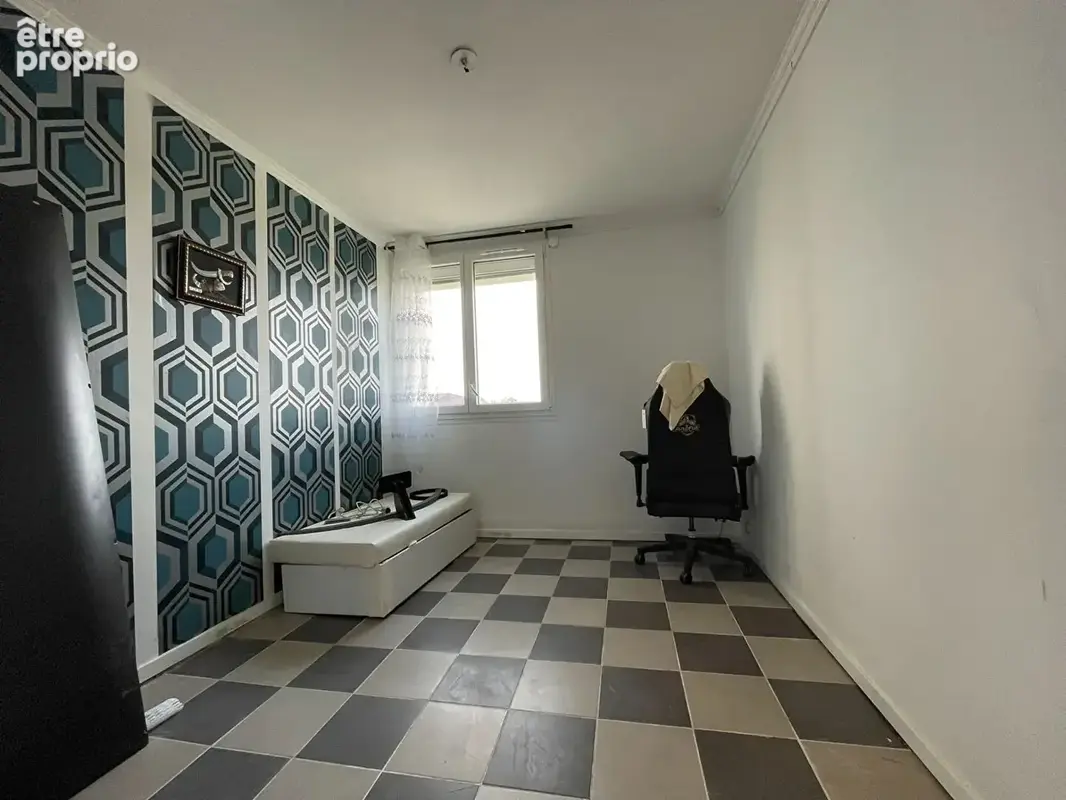 Cenon Palmer - Appartement T4 de 75 m² avec balcon et place de parking - photo 7