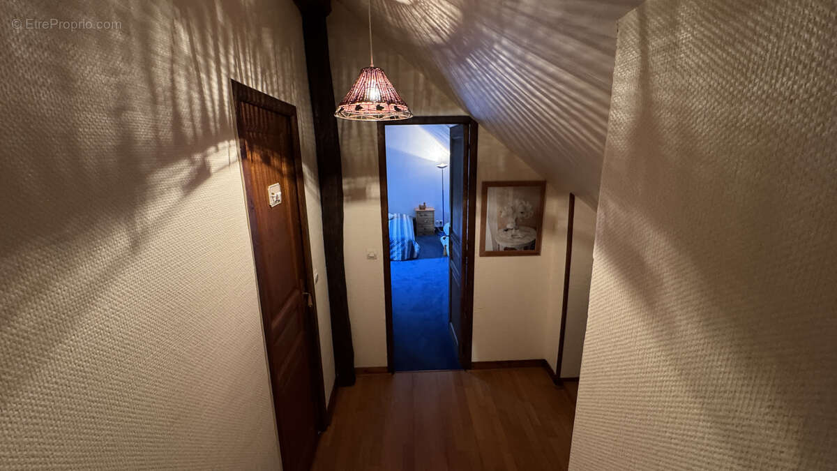 Maison à JOUX-LA-VILLE