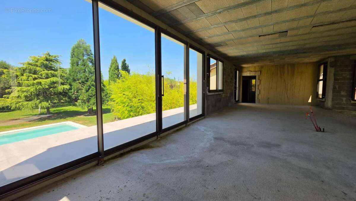 Maison authentique et contemporaine avec piscine et garage 167m2 - photo 10