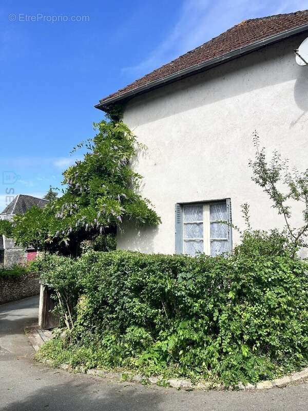 Maison de bourg avec terrasse - photo 3