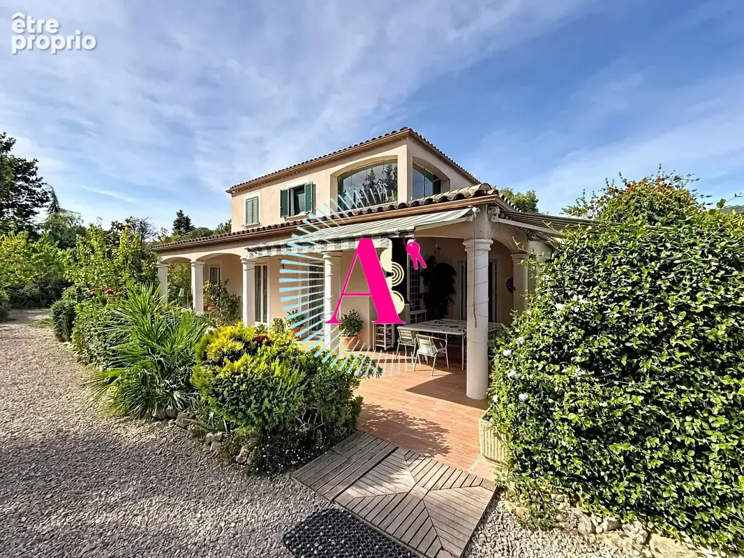 Maison à CHATEAUNEUF-GRASSE