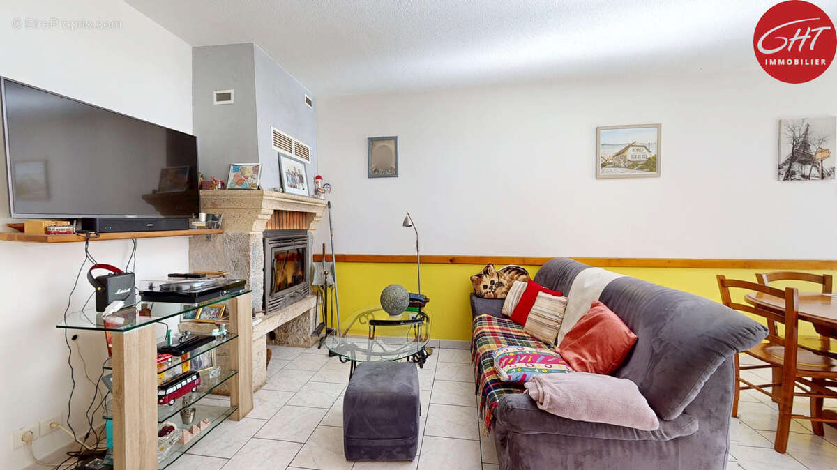 Appartement à HYEVRE-PAROISSE
