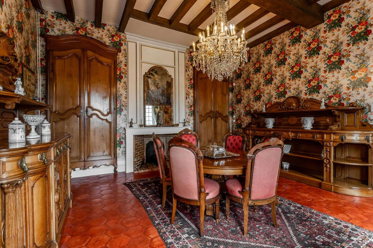Chateau estate - photo 26