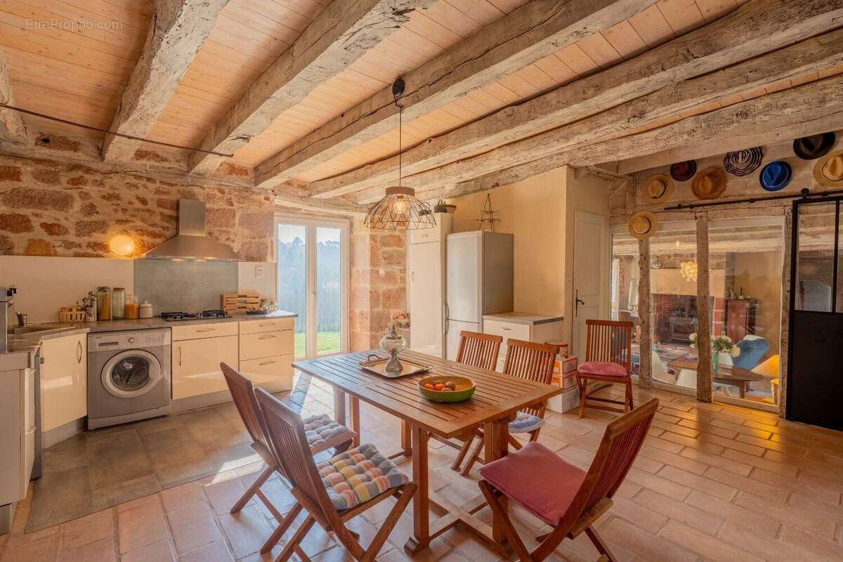 Propriété de charme en pierre - Cadre bucolique d'exception avec vue dominante - photo 16