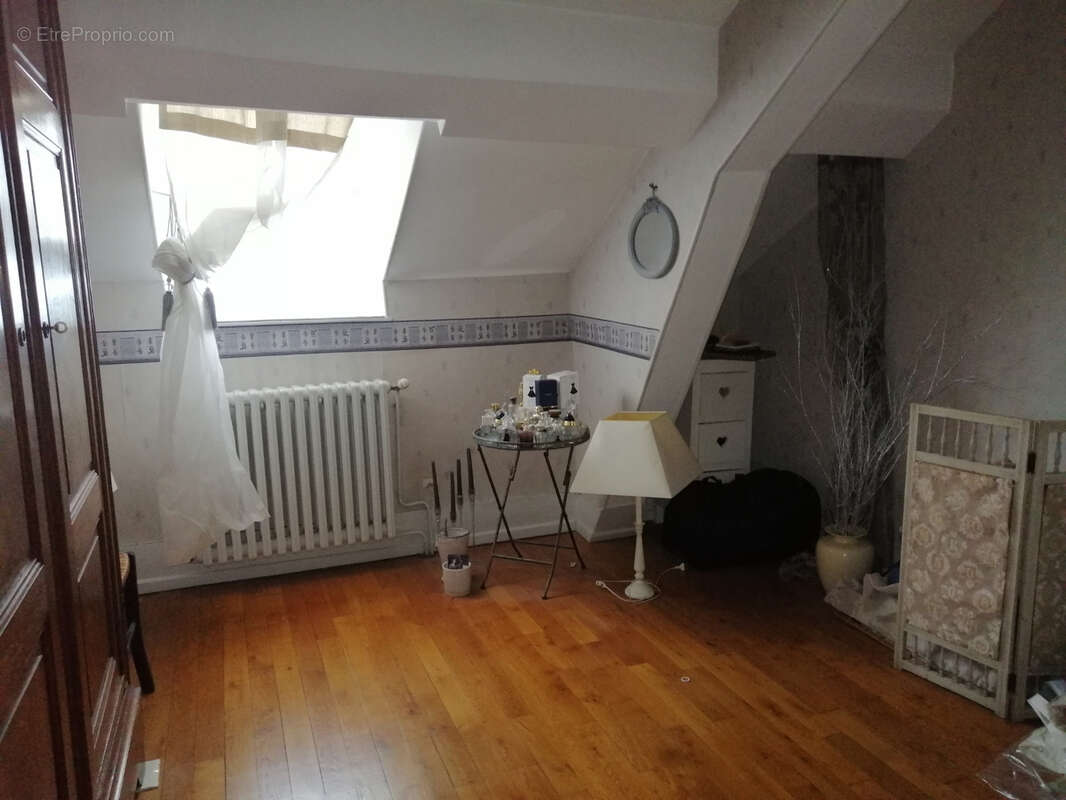 Nevers centre ville appartement T. 7  avec terrasse privative - photo 16
