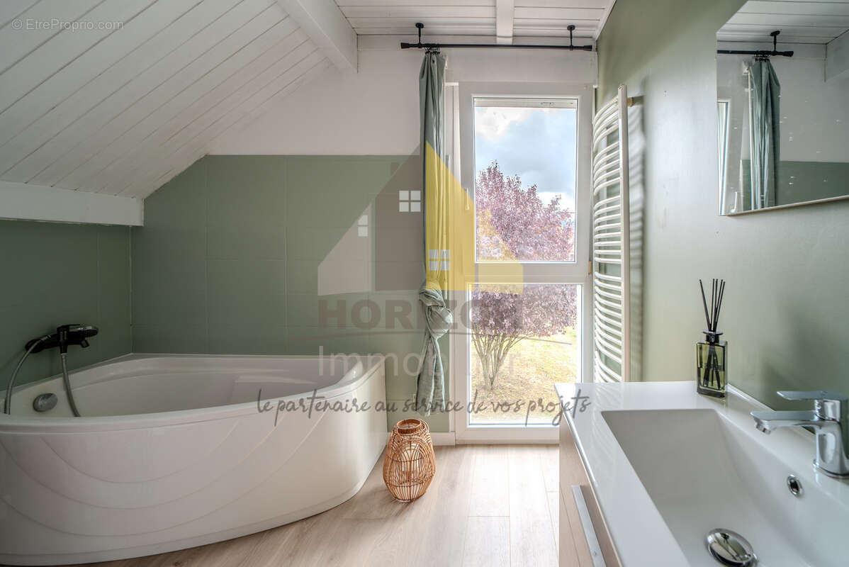 Maison individuelle sur sous-sol complet avec belle vue dégagée et terrain de 3 731 m2 ! - photo 11
