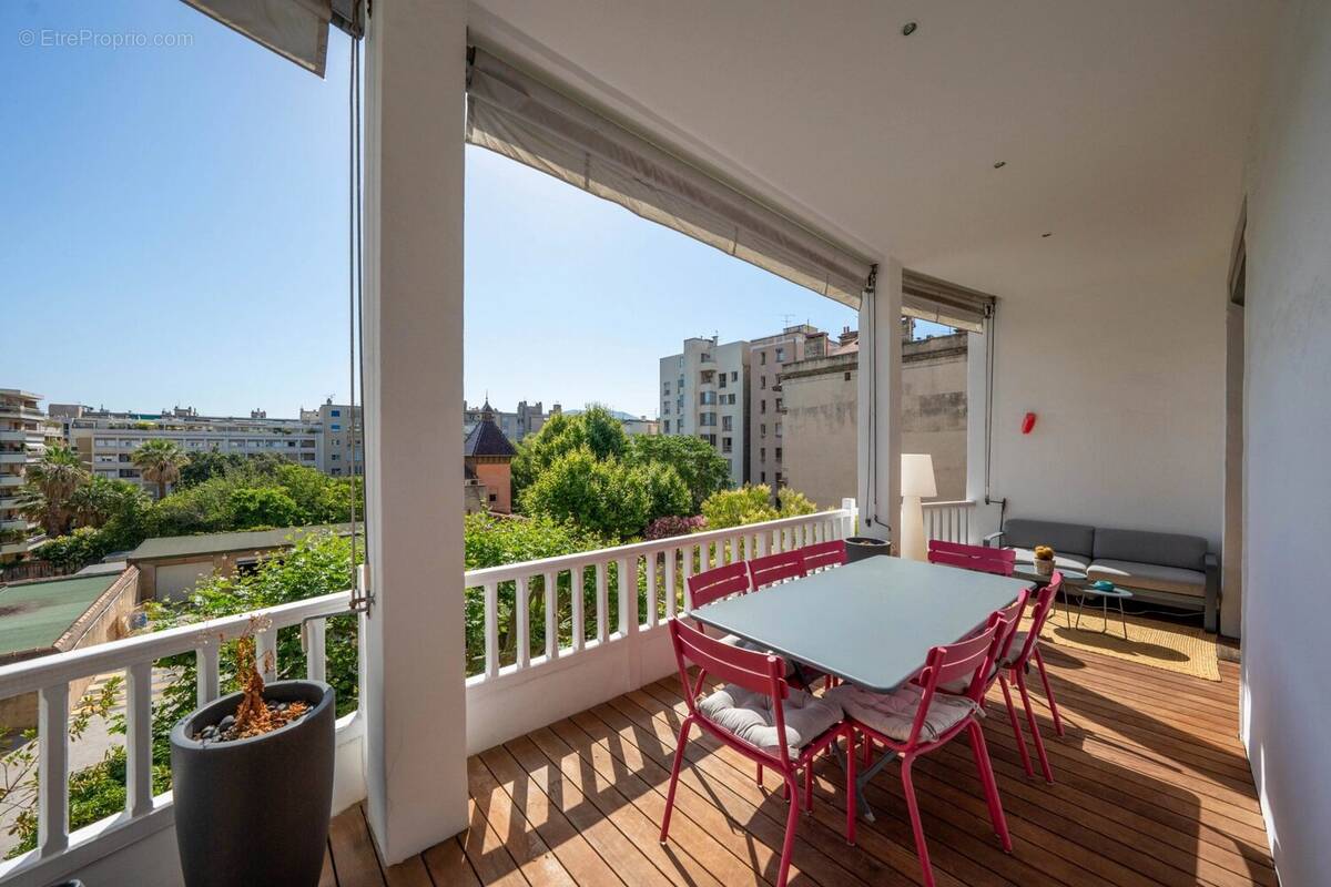 Appartement à MARSEILLE-8E
