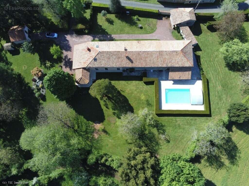 Maison à SAUZE-VAUSSAIS