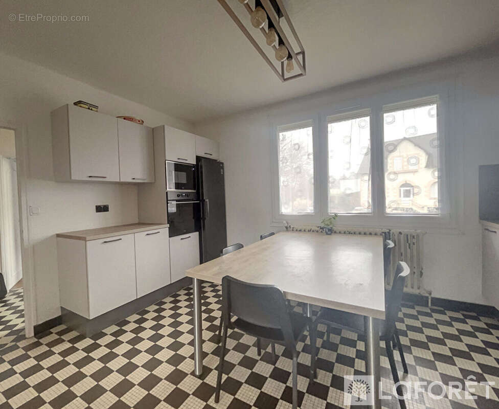 Maison à PLUSSULIEN