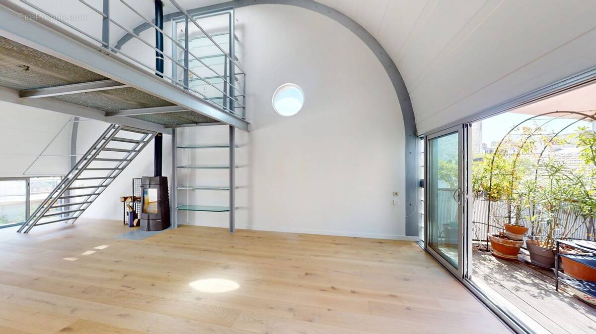Appartement à PARIS-14E