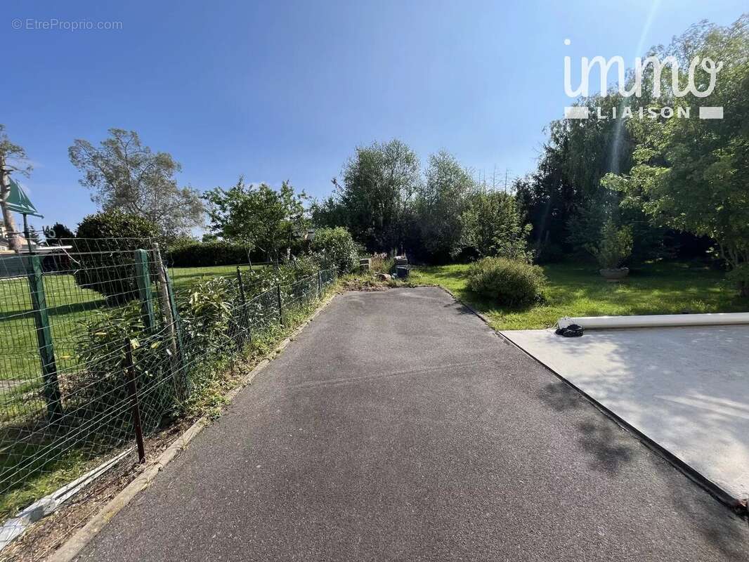 Maison à LES TOUCHES