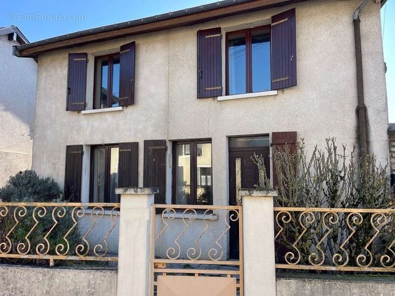 Maison à CHAMOUILLEY