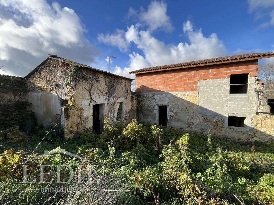 Maison à VALENCE-SUR-BAISE