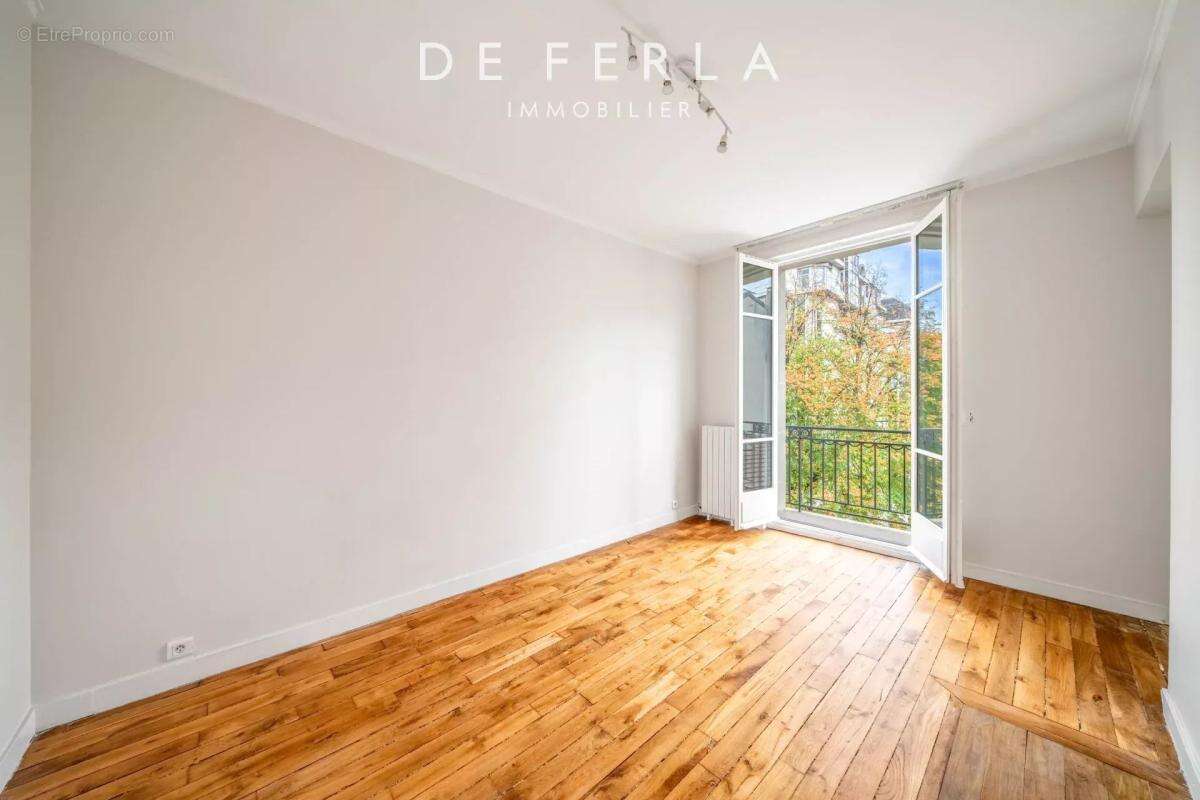Appartement à PARIS-15E