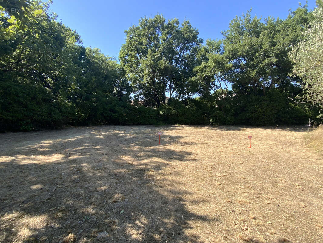 Terrain à UZES