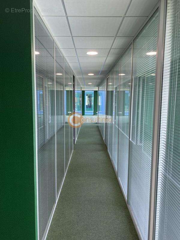 Mixte activites-bureaux à vendre - photo 7