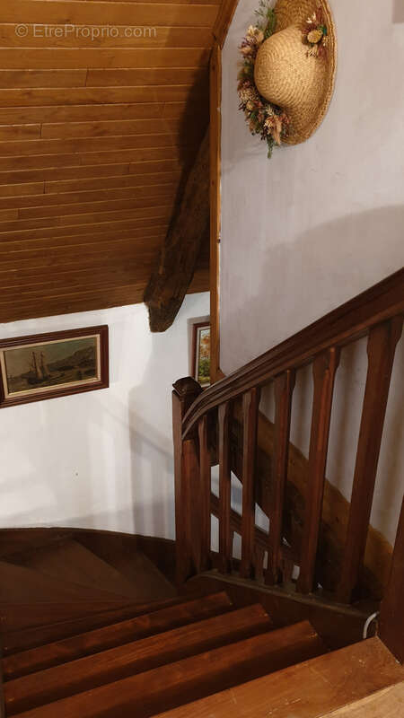 Maison à SAINT-MARTIN-LA-MEANNE