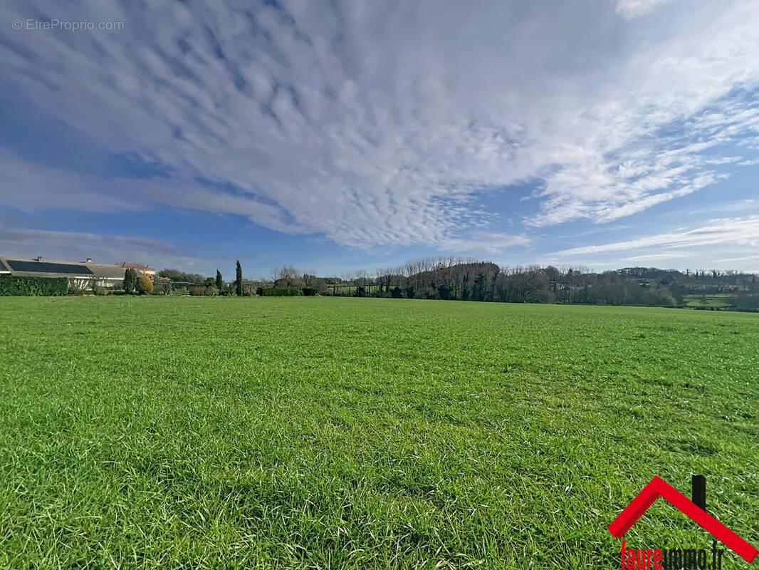 Terrain à SADROC