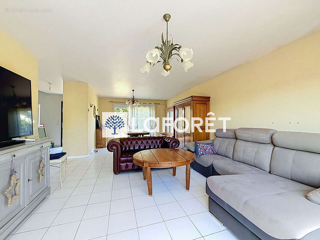 Maison Franqueville Saint Pierre 4 pièce(s) 107.53 m2 - photo 2