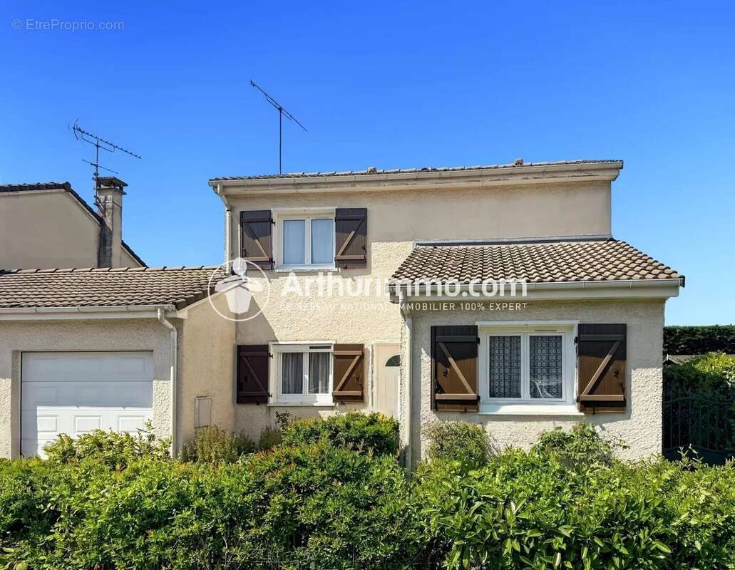 Maison à SOISY-SUR-SEINE