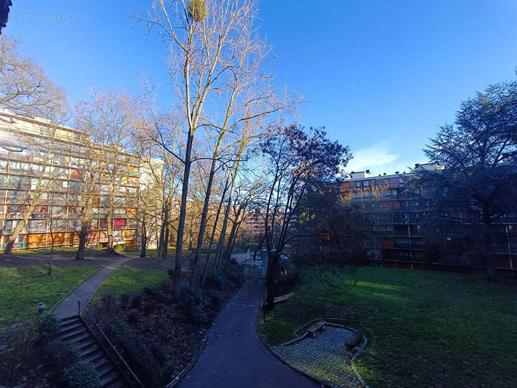 Appartement à FONTENAY-LE-FLEURY