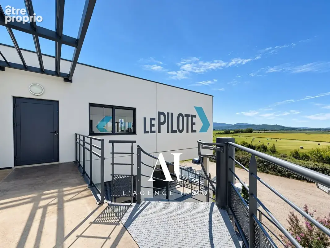 Commerce 121 m² à vendre à Chateau-Gaillard (01500) - photo 2