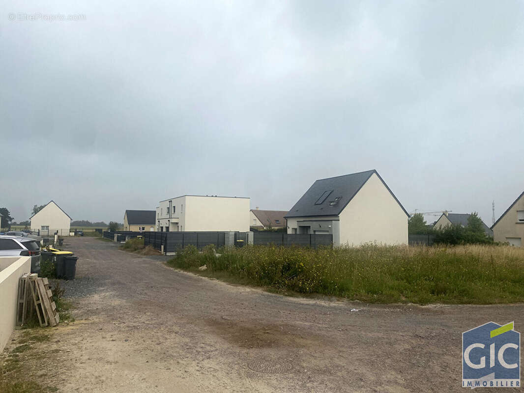 Terrain à CARPIQUET