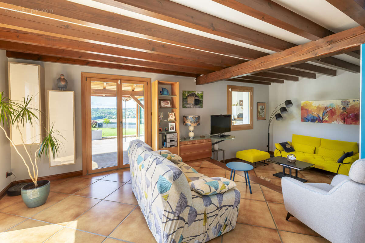 Maison à SAINT-DIDIER-DE-LA-TOUR