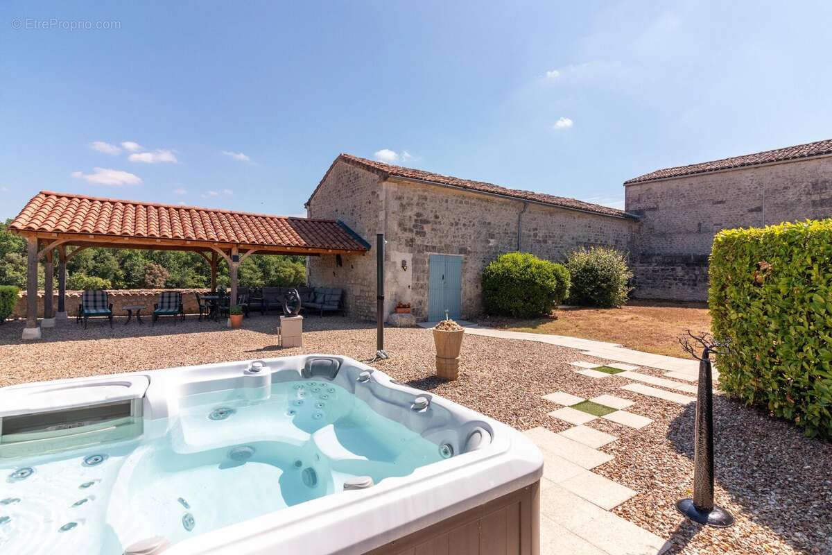 Domaine rural historique et prestigieux avec logements d'hôtes - photo 18