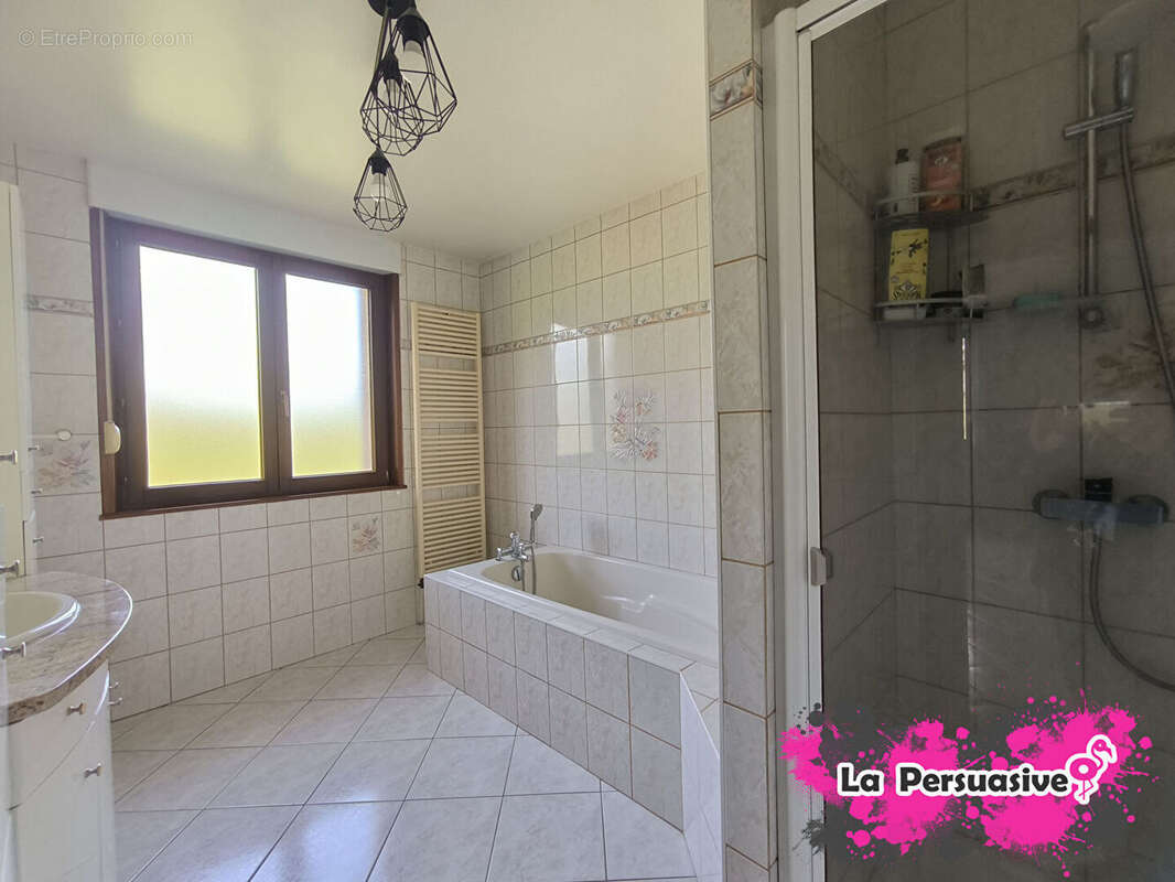 Maison à FOUGEROLLES