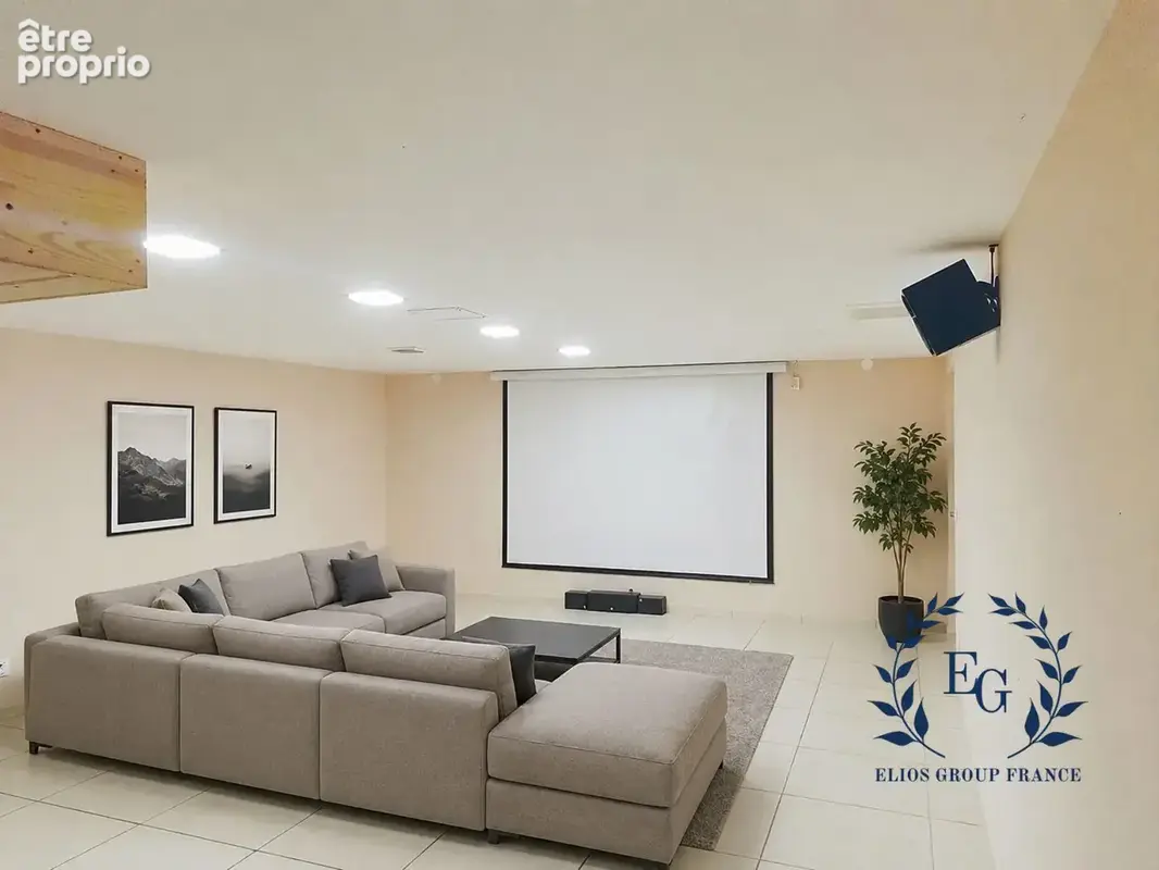 Maison 10 pièces 260 m² à vendre à Villeveyrac (34560) - photo 6