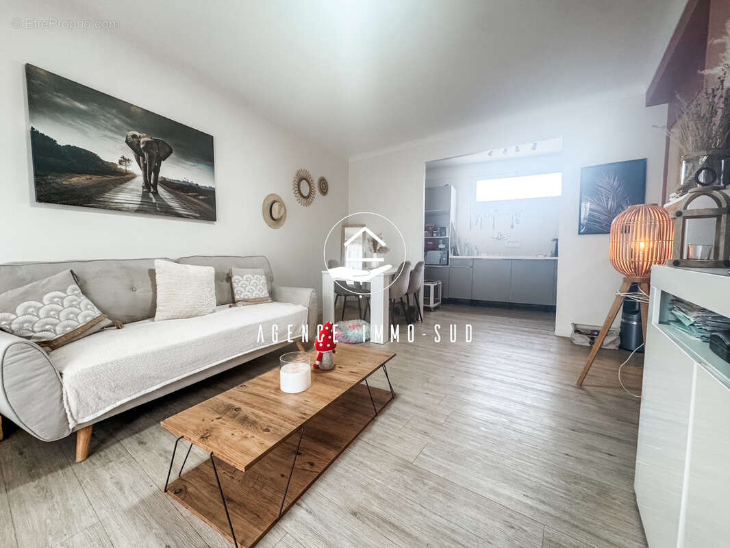 Appartement à SAINT-LAURENT-DU-VAR
