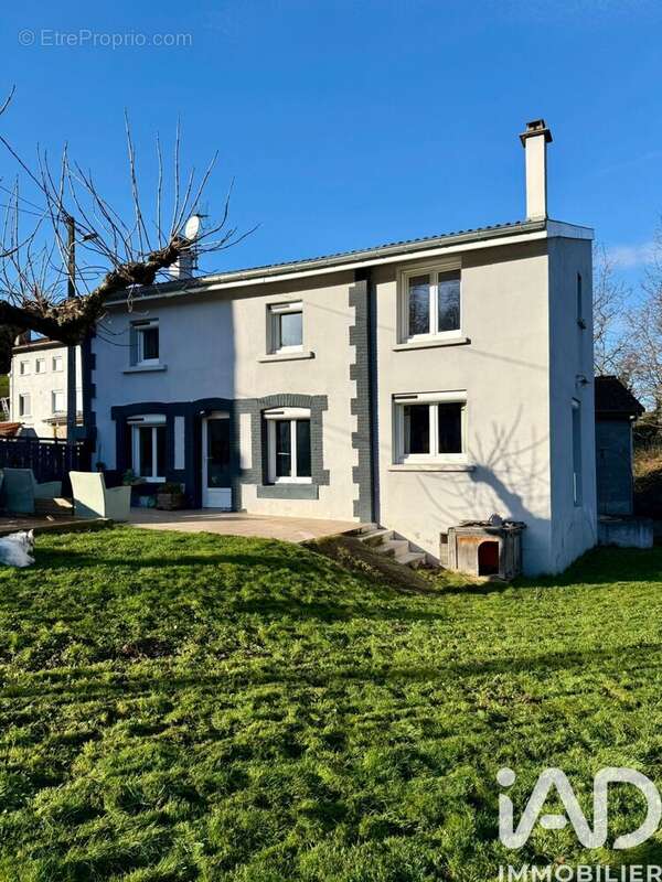 Photo 3 - Maison à SAINT-GENEST-LERPT