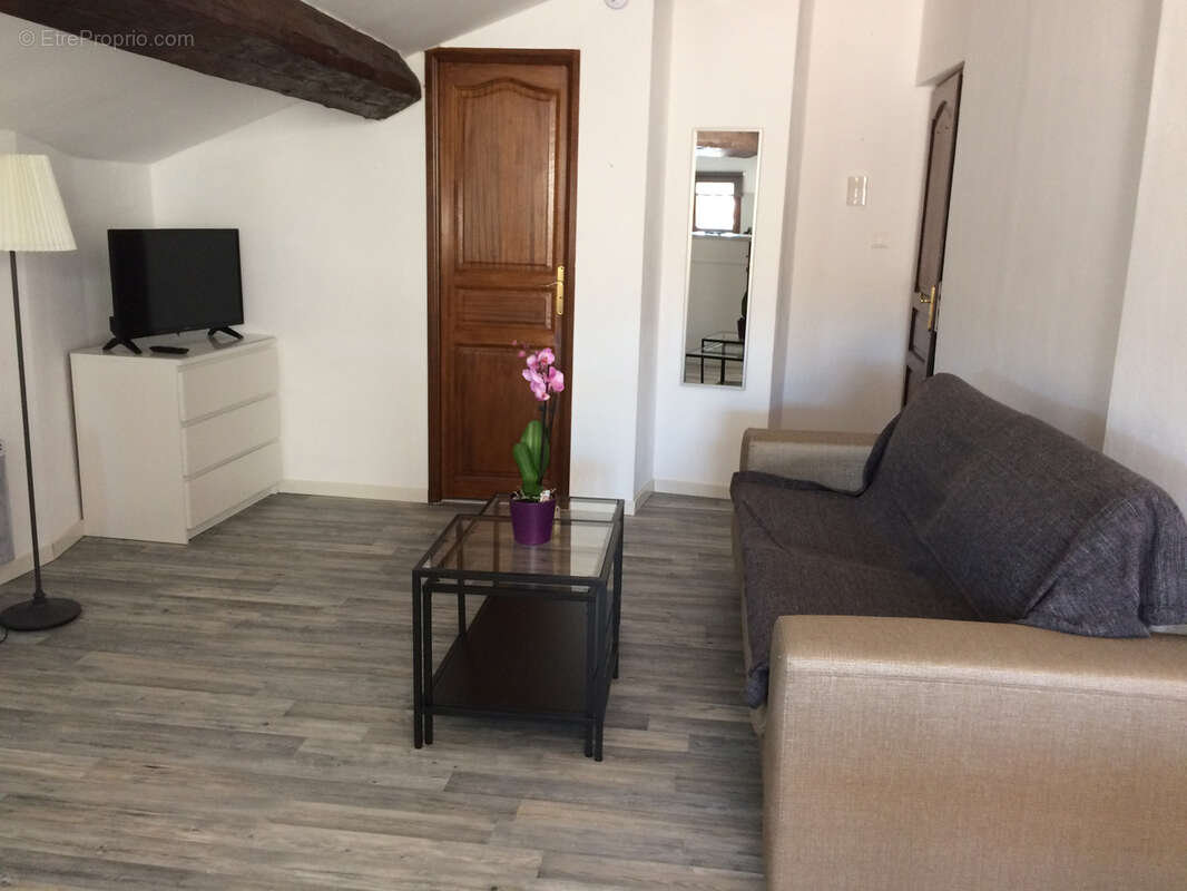 Appartement à LA GARDE-ADHEMAR