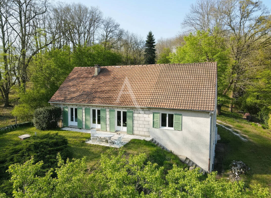 Maison à LE VAL-SAINT-GERMAIN