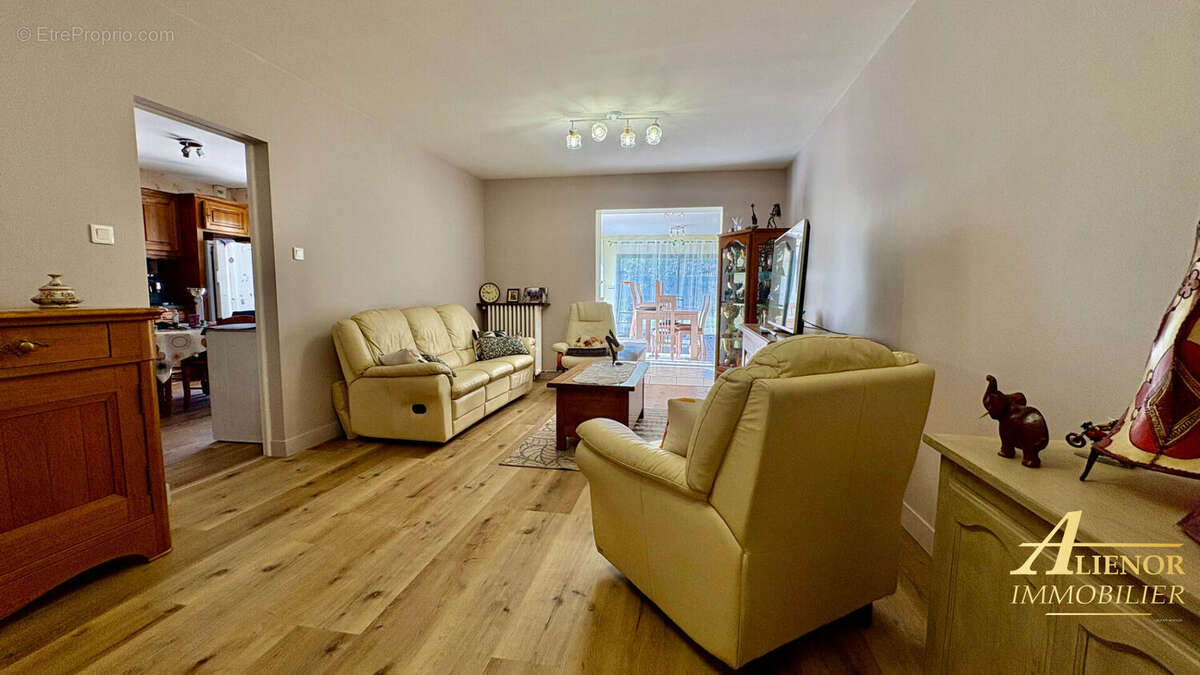 Maison à COULOUNIEIX-CHAMIERS