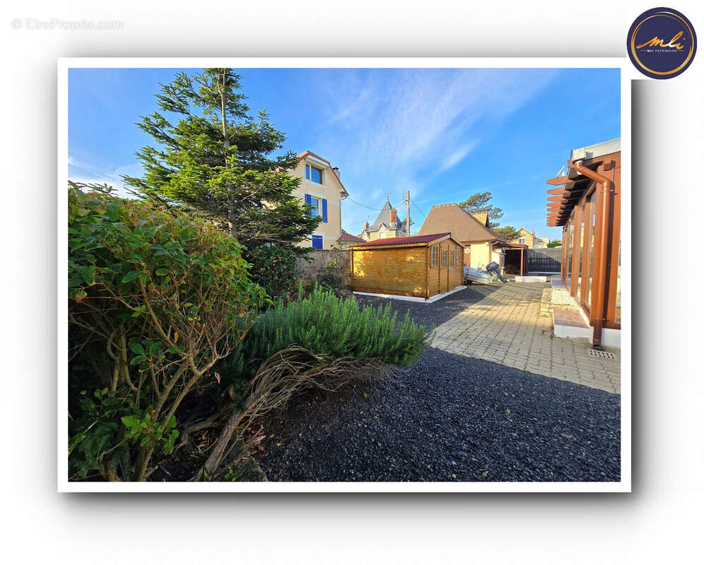 COTE SUD - Maison à BERNIERES-SUR-MER