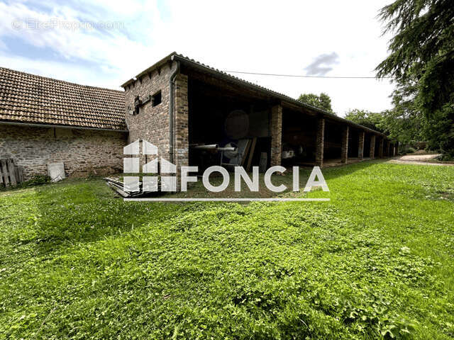 Maison à FONTENAY-LE-VICOMTE