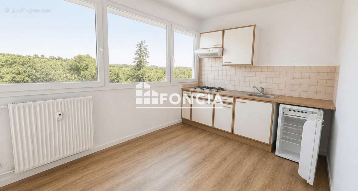 Appartement à VILLENEUVE-LES-AVIGNON
