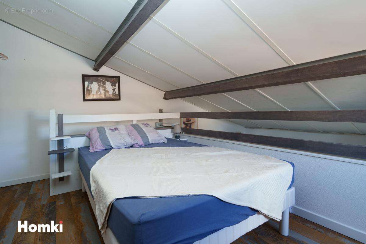 Maison à VIC-LA-GARDIOLE