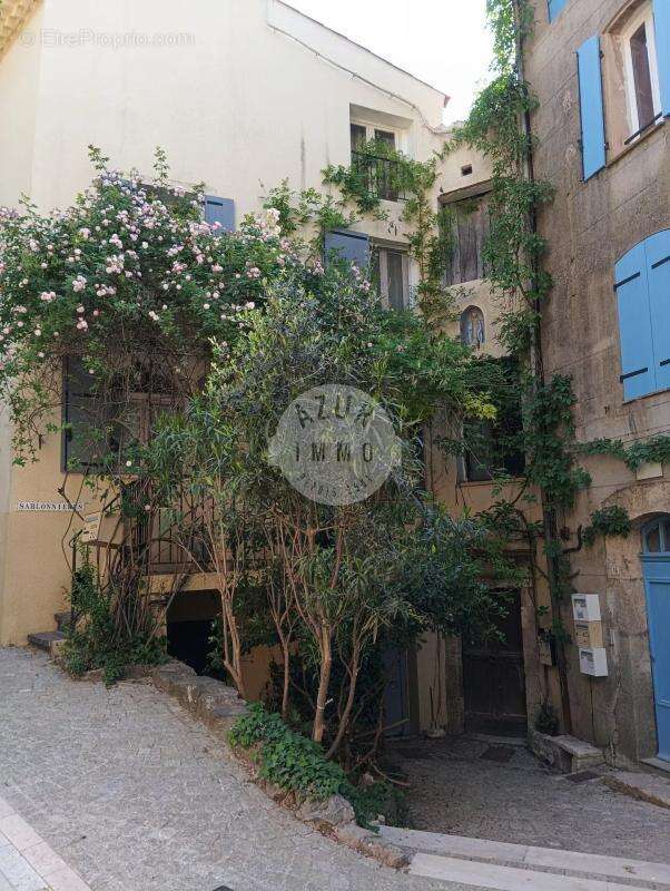 Appartement à ENTRECASTEAUX