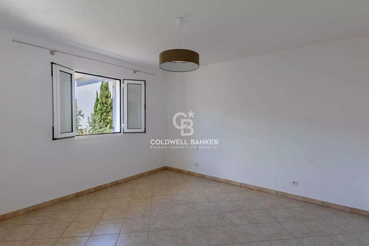 L'ile-rousse - Charmant T3 standing - vue mer imprenable - cave, parking & garage - photo 14