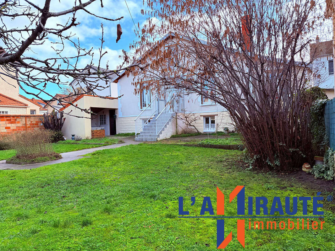 Maison à SARTROUVILLE