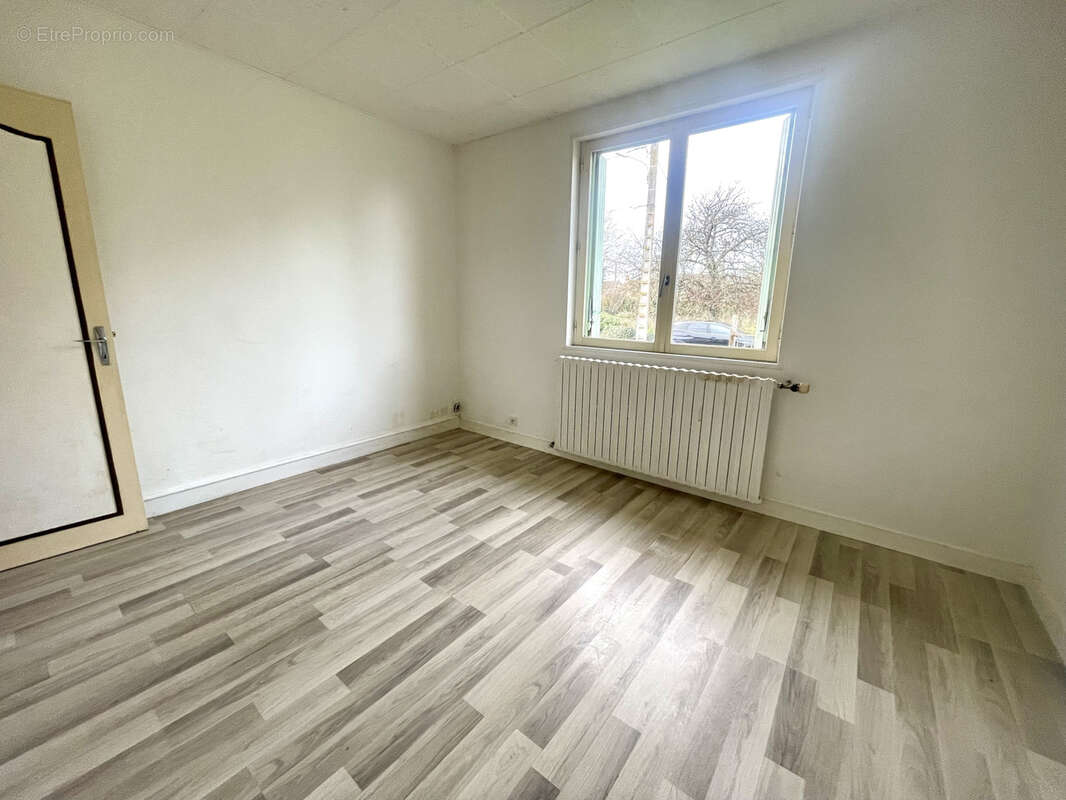 Maison à SAINT-JEAN-DE-SAUVES