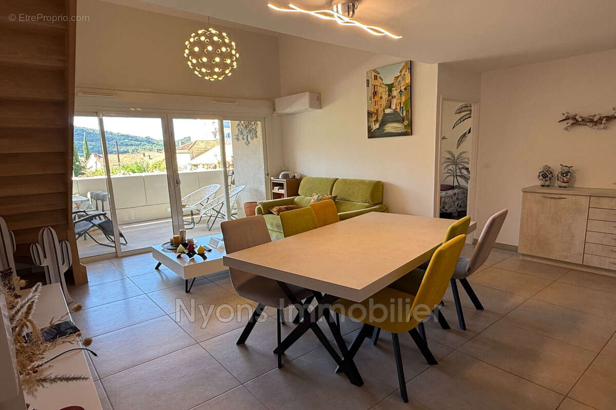 Appartement à NYONS