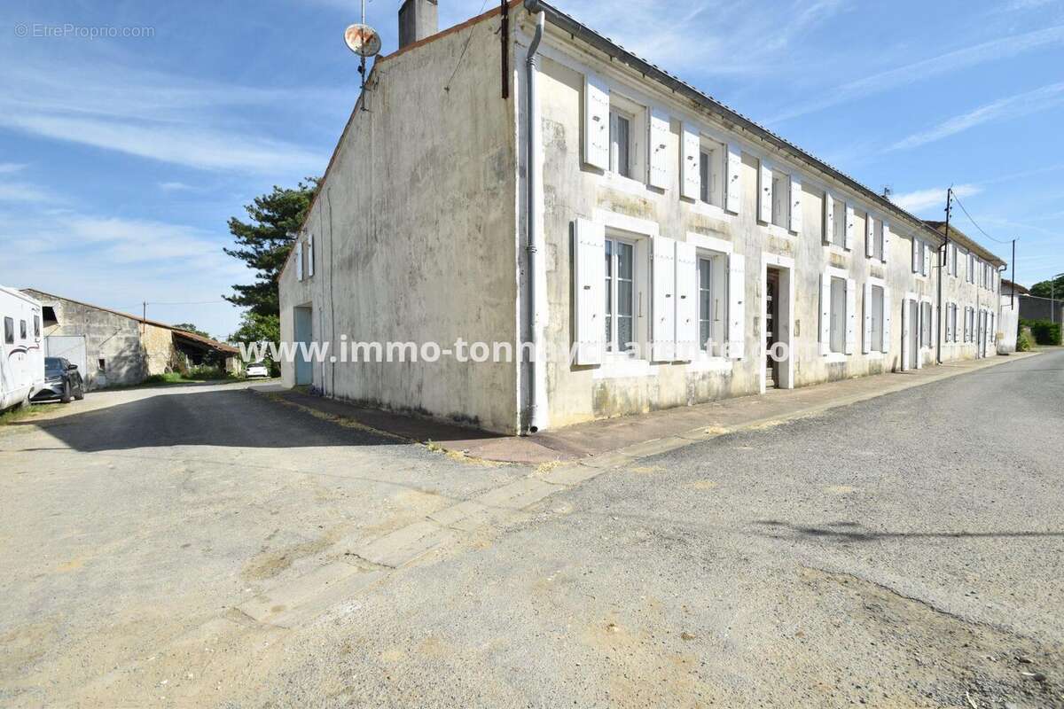 Maison à MORAGNE