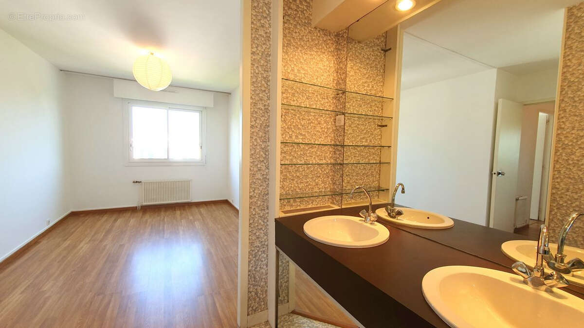 Appartement à SAINT-SEBASTIEN-SUR-LOIRE