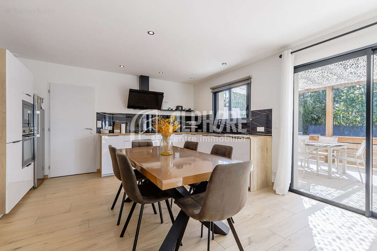 Maison à vendre à Dompierre sur Yon - 6 pièces, 110.70 m² - photo 5